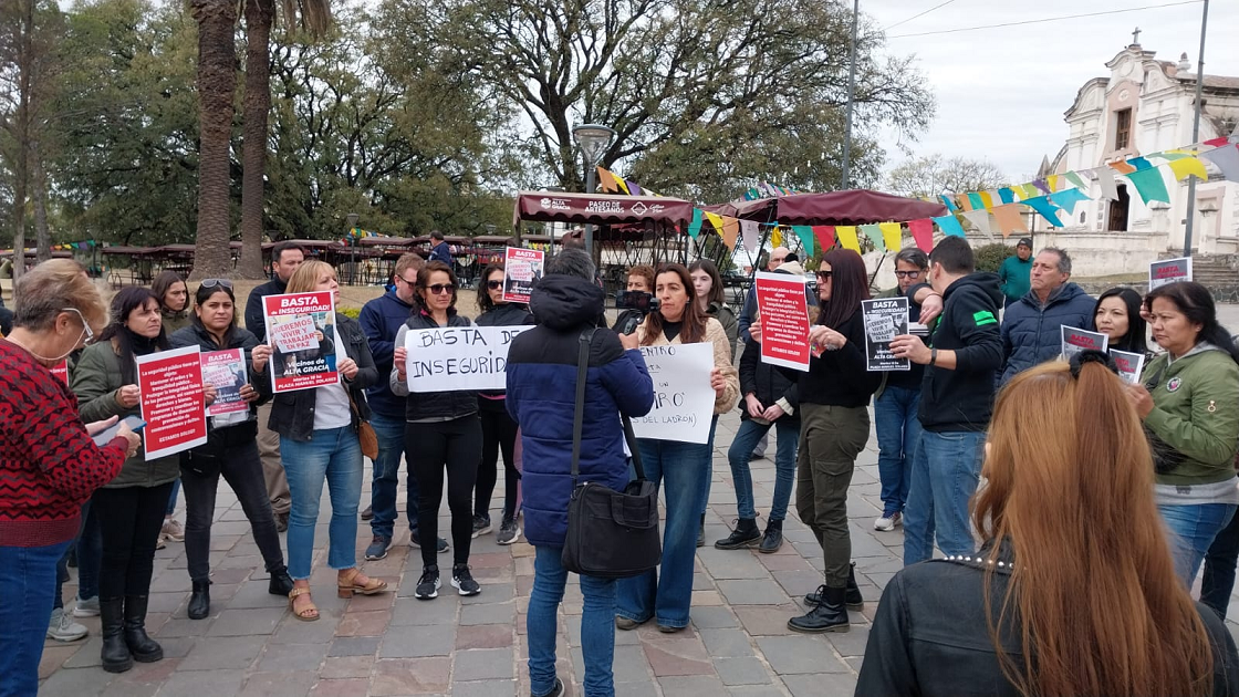 Vecinos comerciantes de la ciudad se manifestaron para pedir mayor ...