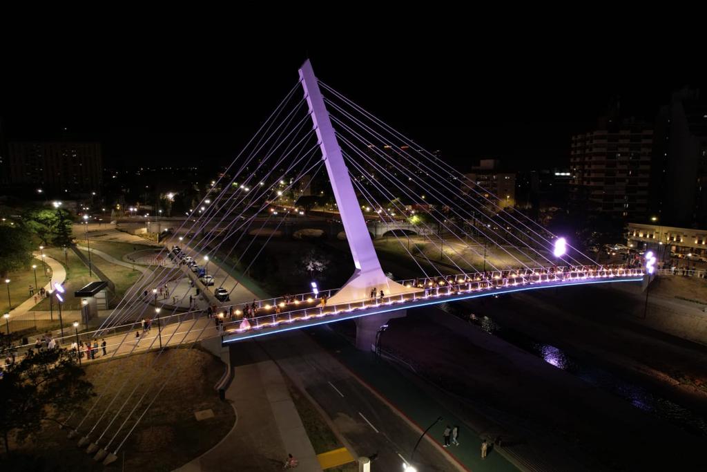 Schiaretti y Llaryora inauguraron el nuevo puente peatonal “450 Aniversario” en Córdoba Capital