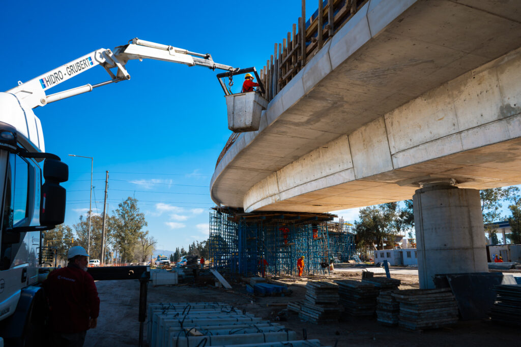 La Provincia construye tres altoniveles de tránsito en los accesos a la ciudad de Córdoba