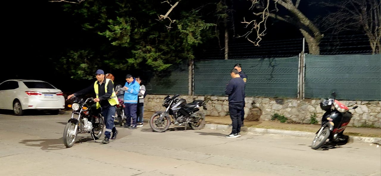 Operativo de control de tránsito vehicular en zona del Parque Sierras Hotel y calle Pellegrini