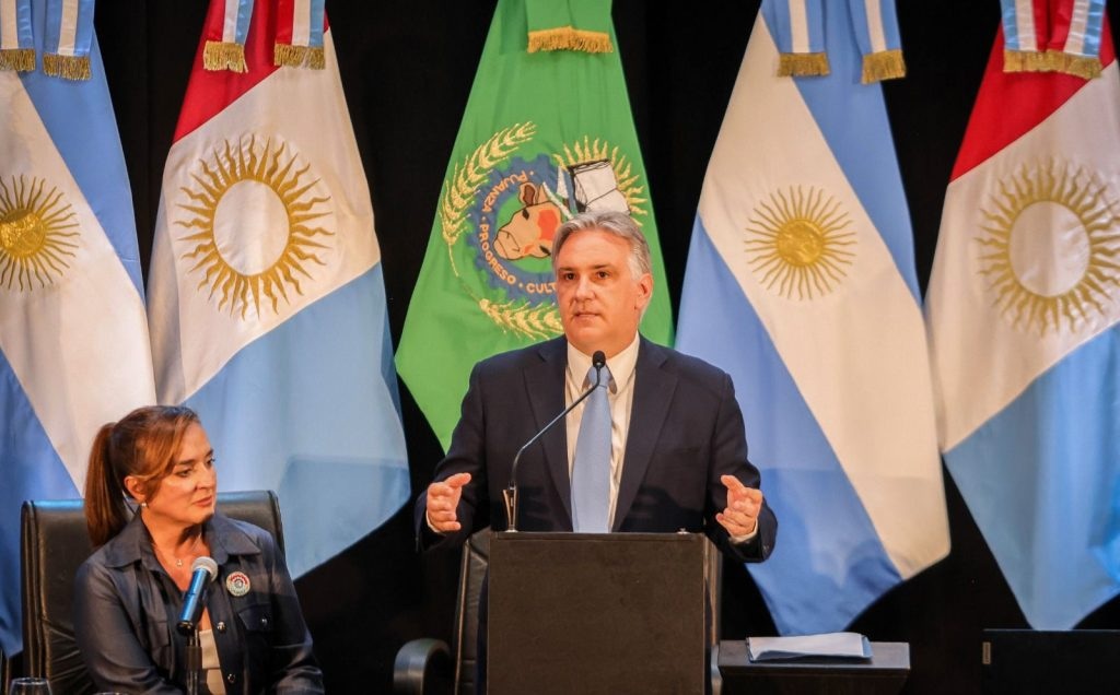 Llaryora afirmó que la baja de impuestos provinciales permitirá que $900 mil millones vuelvan a la economía cordobesa