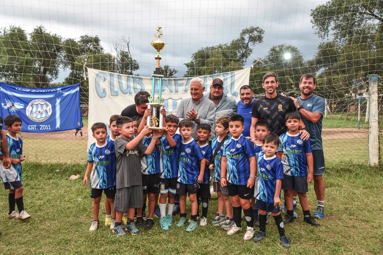 Deportes: Se lleva a cabo la entrega de premios de la Liga Infantil de Fútbol
