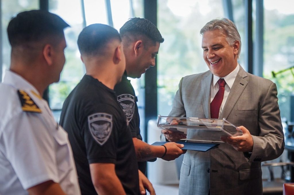 Reconocen a policías que hallaron a Esmeralda tras intensa búsqueda en Punilla