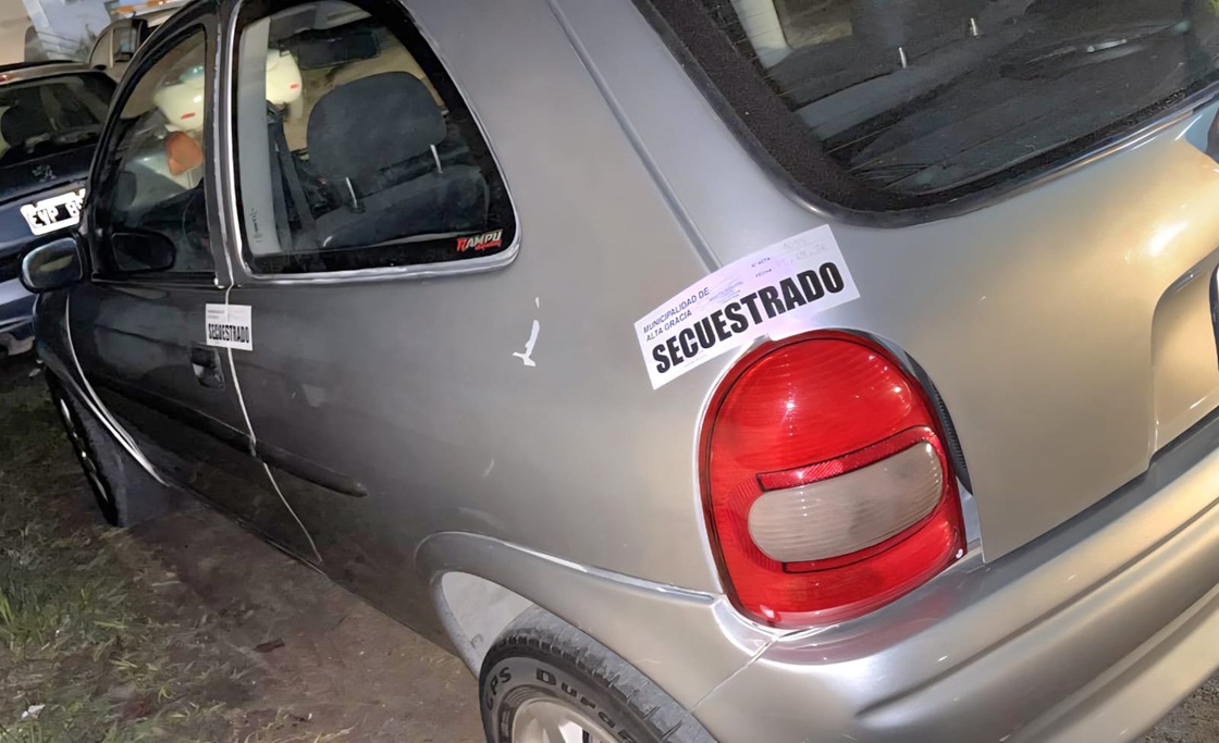 SECUESTRARON DOS AUTOMÓVILES POR RUIDOS MOLESTOS
