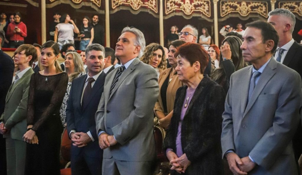 Llaryora participó del acto en conmemoración del Día del Holocausto