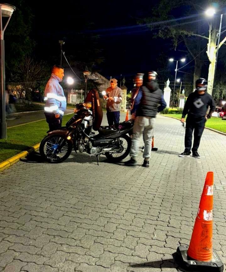 Secuestro de tres automóviles y seis motocicletas en controles de tránsito en zona del Alto en Alta Gracia