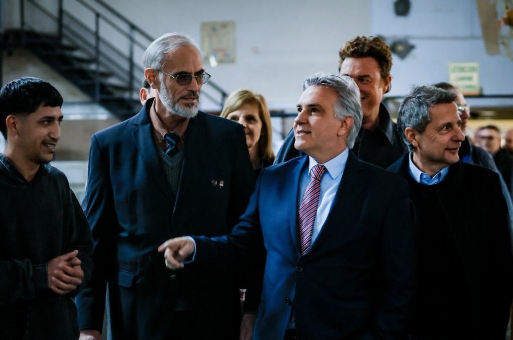 Llaryora defendió la educación pública y cuestionó el desfinanciamiento universitario