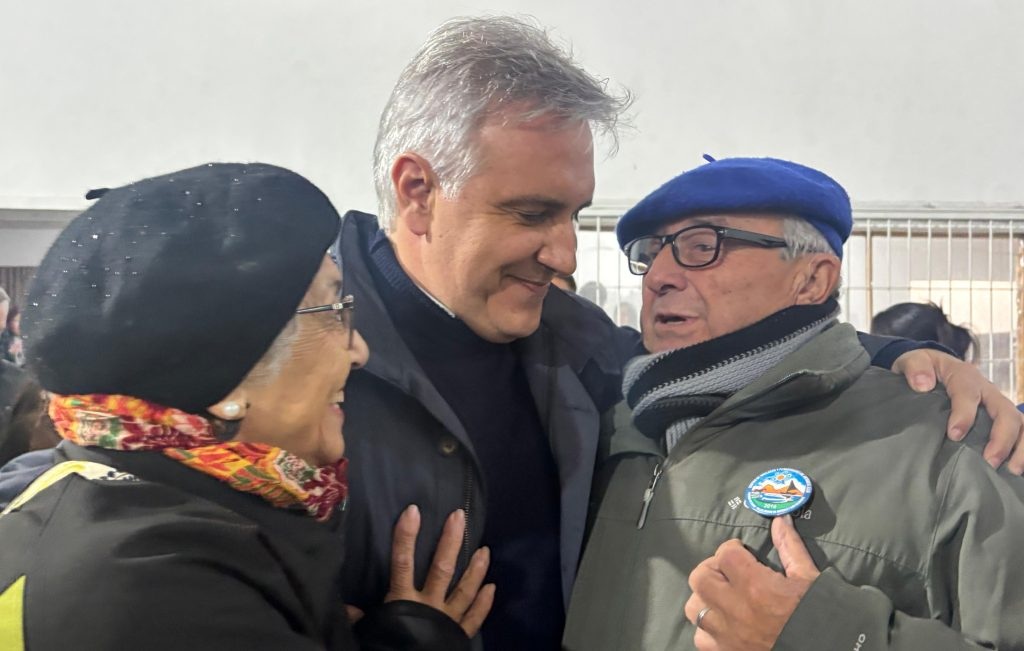 Inauguraciones, aportes para infraestructura y viviendas: Llaryora visitó las localidades de Villa La Bolsa, Villa Ciudad América y Potrero de Garay