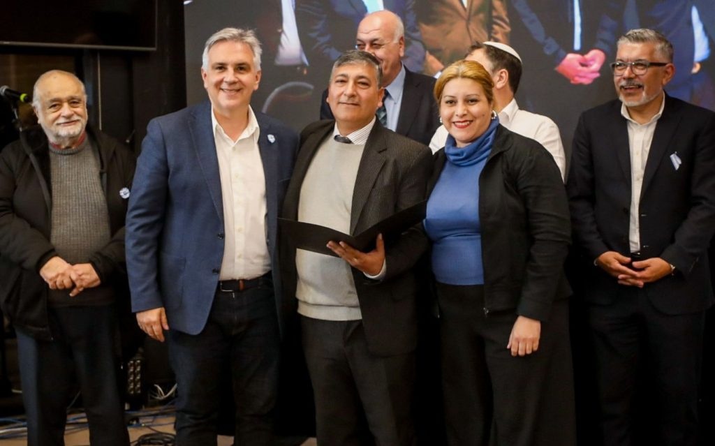 Llaryora entregó personerías religiosas a entidades judías, musulmanas y cristianas