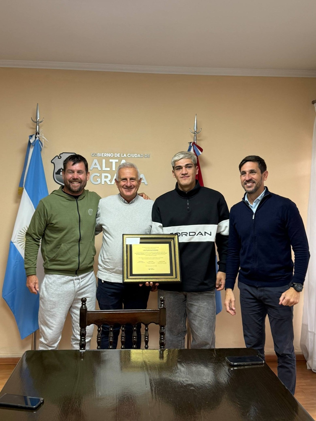 Orgullo local: Lautaro Gutiérrez fue reconocido por el municipio por su histórico logro junto a Belgrano