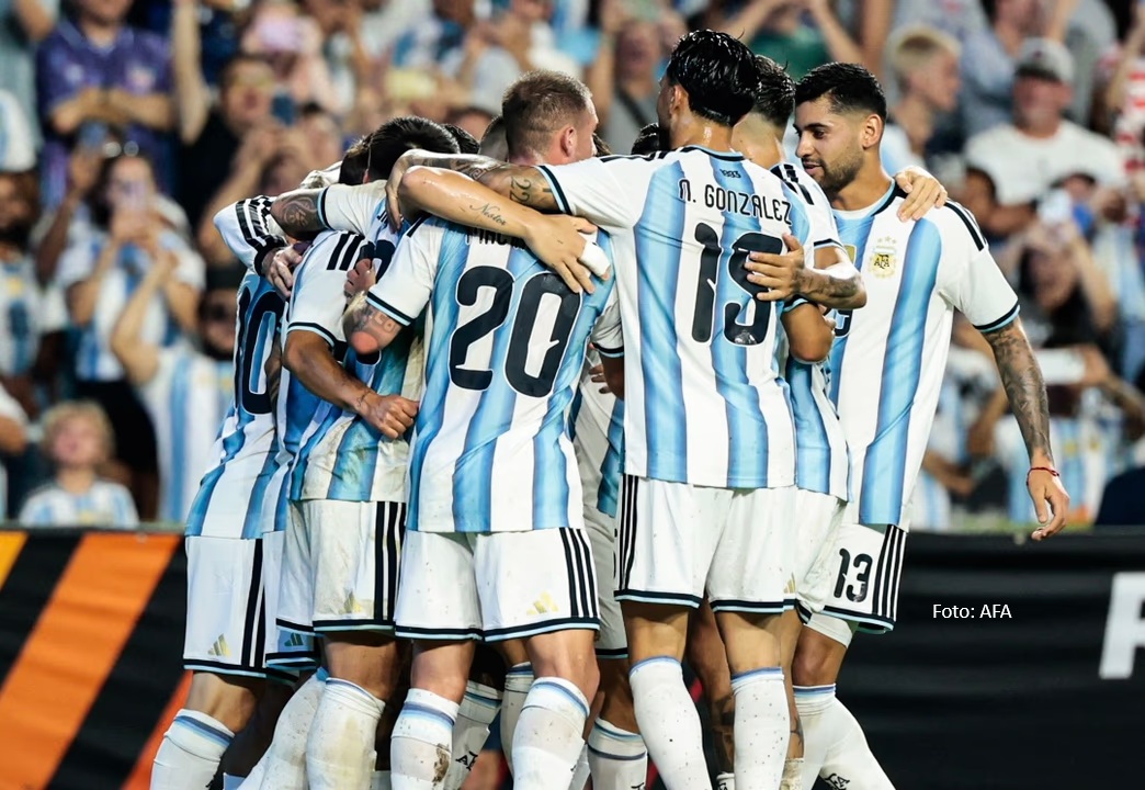 Argentina aplastó a Islandia y Messi volvió al gol antes del Mundial