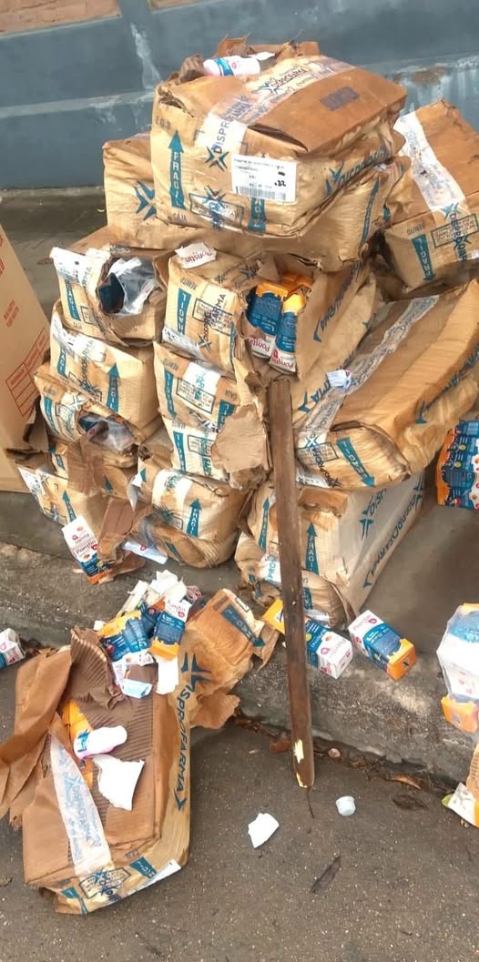 El municipio retiró medicamentos arrojados indebidamente en la vía pública