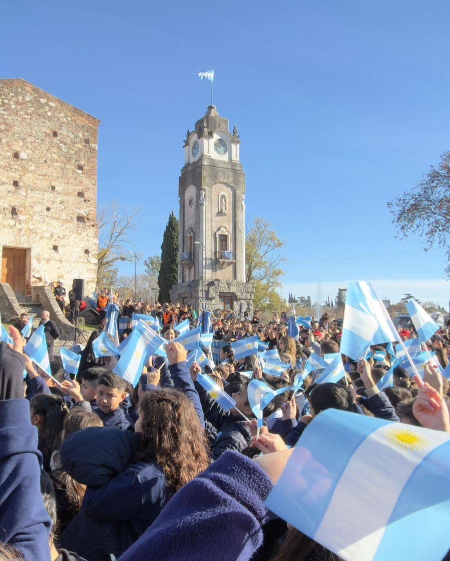 Así se vivió la Promesa de Lealtad a la Bandera de los alumnos de 4to grado de Alta Gracia