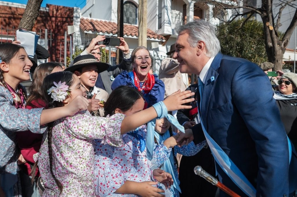 Río Cuarto: Llaryora encabezó los actos por el Día de la Independencia y llamó a la unidad de los argentinos