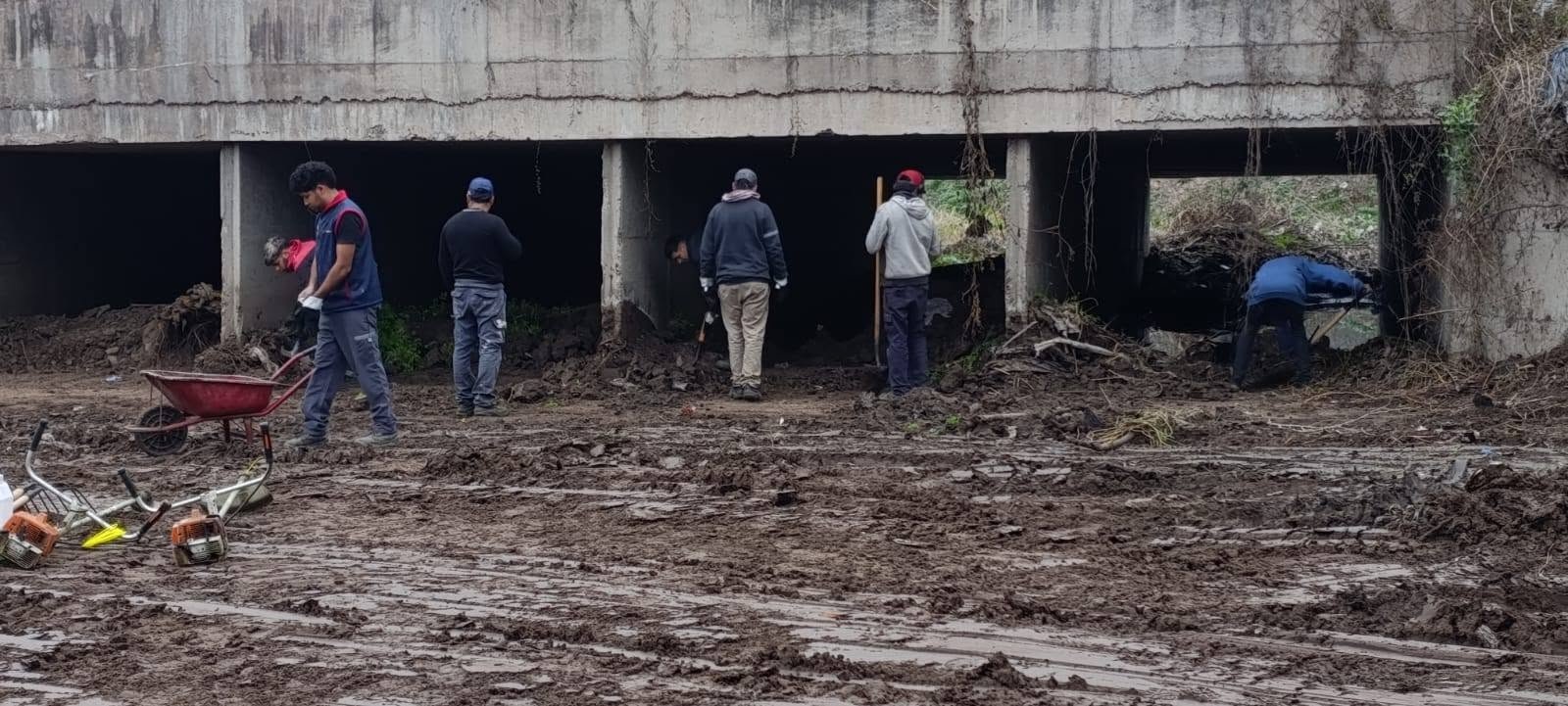 El Municipio refuerza el mantenimiento de canales y desagües públicos ante la llegada de la temporada de lluvias