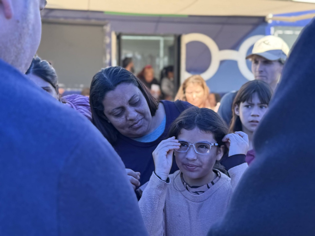 ALTA GRACIA: MÁS DE 200 CONTROLES OFTALMOLÓGICOS Y 120 INMUNIZACIONES EN UNA JORNADA INTEGRAL DE SALUD