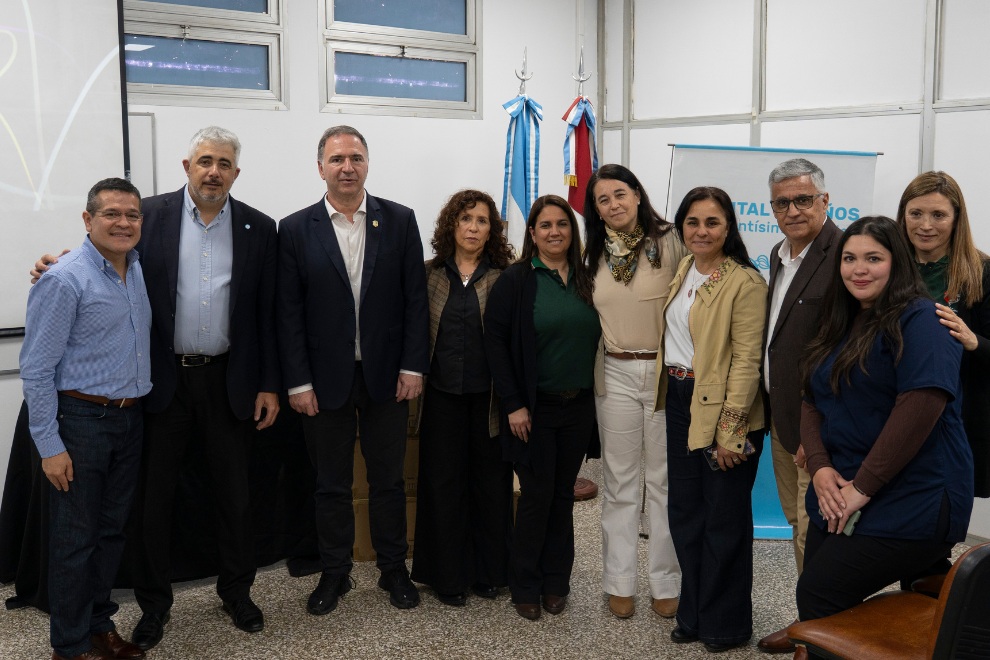 Córdoba entregó 30 notebooks para fortalecer la educación hospitalaria y domiciliaria