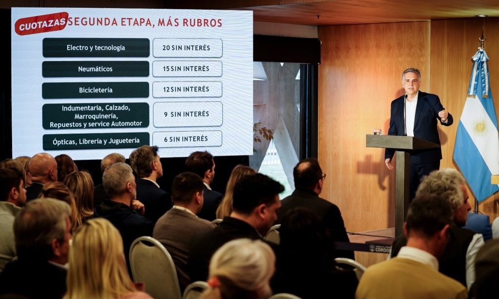 Llaryora impulsa el consumo con planes de financiación de hasta 20 cuotas sin interés
