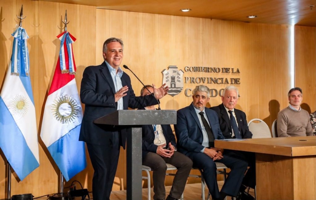 Fuerte respaldo de Llaryora a los equipos de salud por los resultados sanitarios de invierno