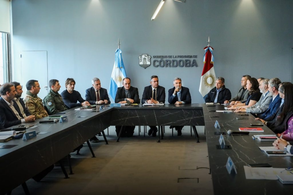 Llaryora participó de una nueva reunión de la mesa que organiza la visita del Papa a Córdoba