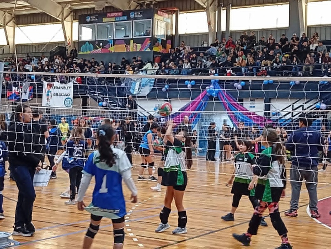 Alta Gracia fue sede del 8vo. Encuentro Provincial de Mini Voley con casi 400 chicos