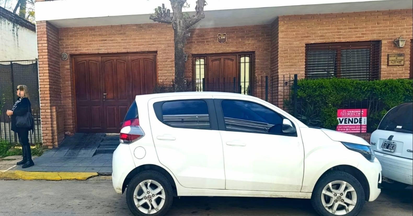 SECUESTRO Y MULTA POR OBSTRUCCIÓN DE COCHERA