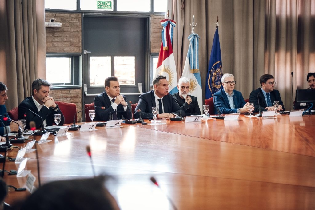 Córdoba reunió a referentes de la industria del espectáculo y la economía naranja octubre 19, 2026 / CULTURA, NOTICIAS El II Foro de Referentes de la Industria del Espectáculo y la Economía Naranja convocó a representantes del sector público, privado y académico en la Universidad Nacional de Córdoba. La iniciativa busca fortalecer una industria estratégica para el desarrollo económico, cultural y social de la provincia.