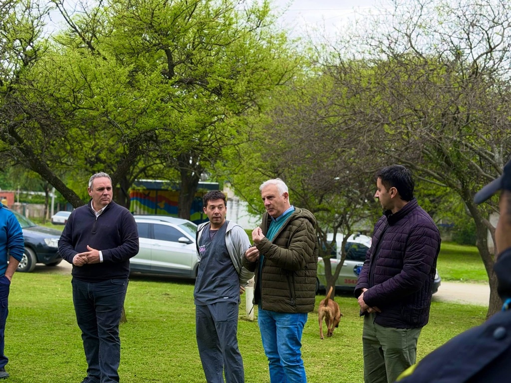 Prevención en marcha: De Napoli encabezó recorrido con los promotores del Programa de Zoonosis