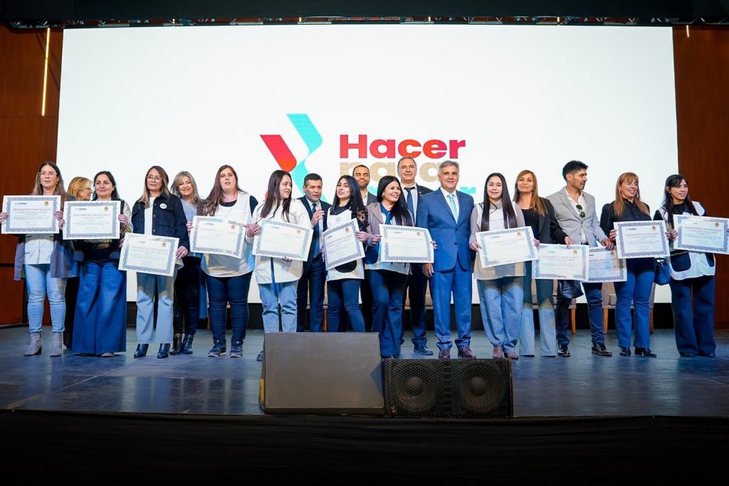 Llaryora anunció un fondo de $600 millones para las Coordinaciones Locales de Educación