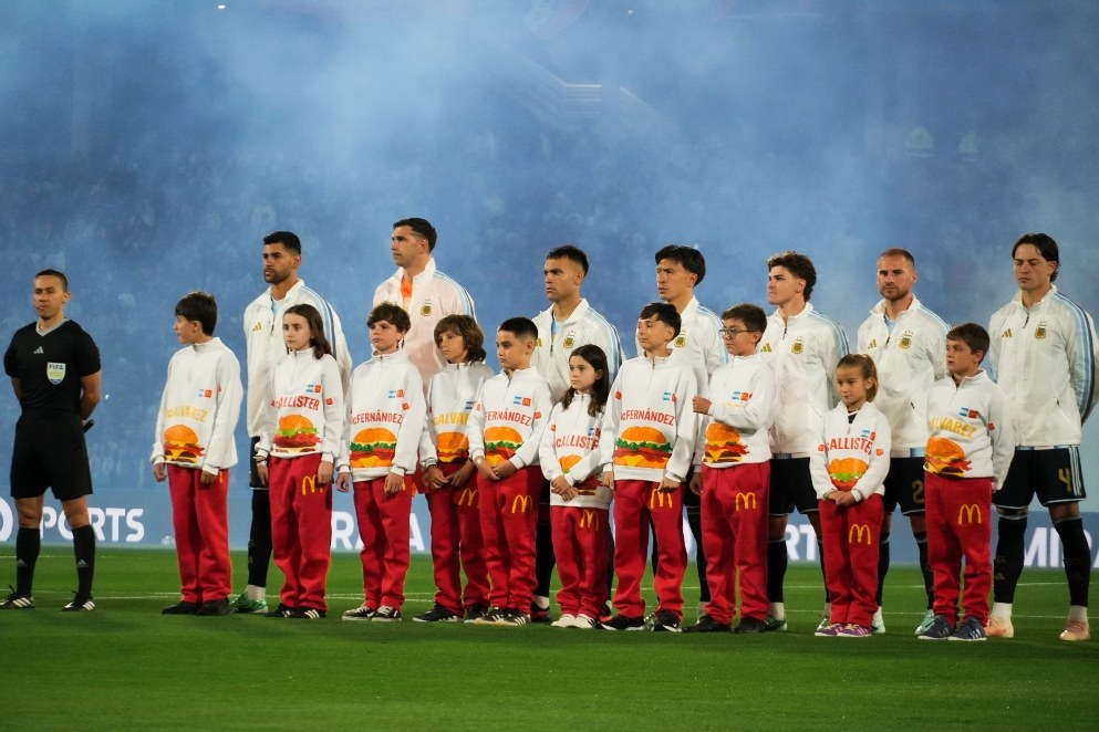 El Kempes se vistió de celeste y blanco para recibir a la Selección